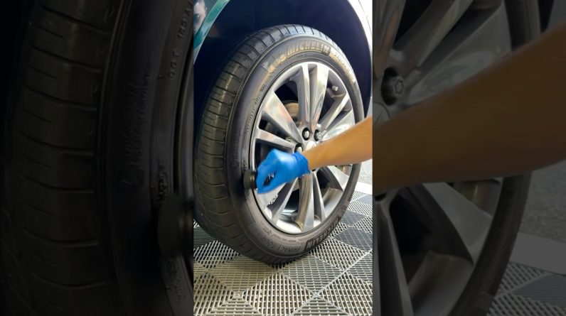 This Tire Dressing Just Works 👌🏻🛞